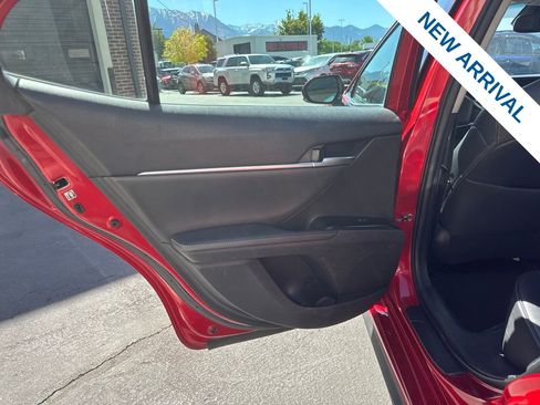 Used 2019 Toyota Camry XSE FWD image 15