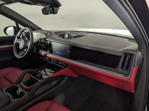 New 2026 Porsche Cayenne AWD/4WD image 19