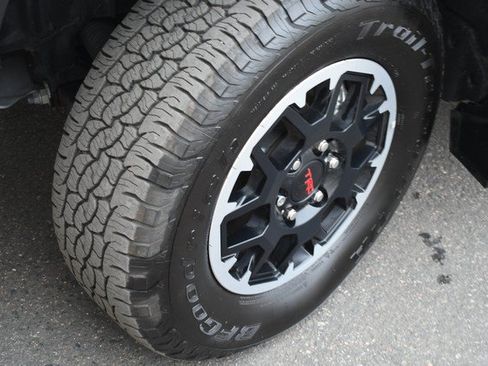 Certified 2024 Toyota Tacoma TRD Off-Road w/ TRD Off Road Premium Package AWD/4WD image 11