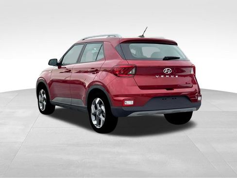 New 2025 Hyundai Venue SEL image 5