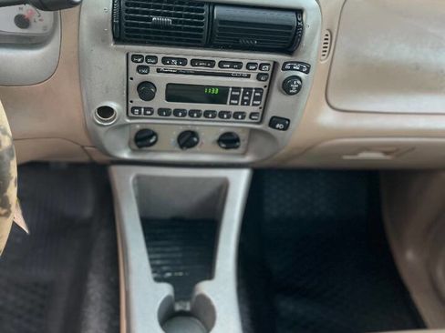 Used 2002 Ford Explorer Sport Trac 2WD image 18