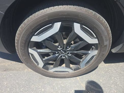 Certified 2023 Kia Telluride EX w/ EX Captain's Chair Package AWD/4WD image 5