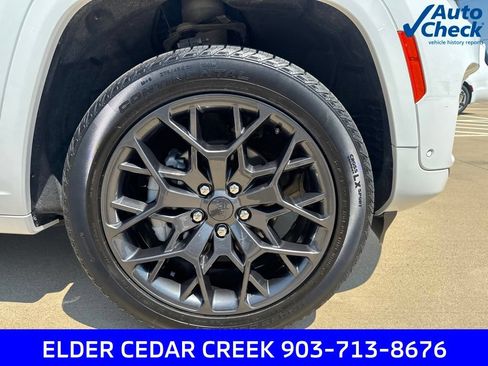 Used 2025 Jeep Grand Cherokee Summit w/ Obsidian Package AWD/4WD image 10