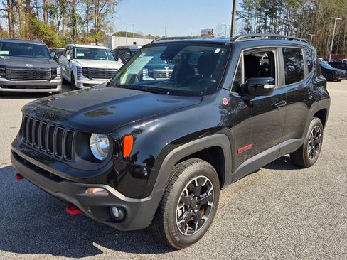Used 2023 Jeep Renegade Trailhawk image 3