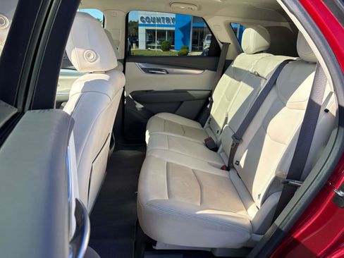 Used 2022 Cadillac XT5 Premium Luxury image 10