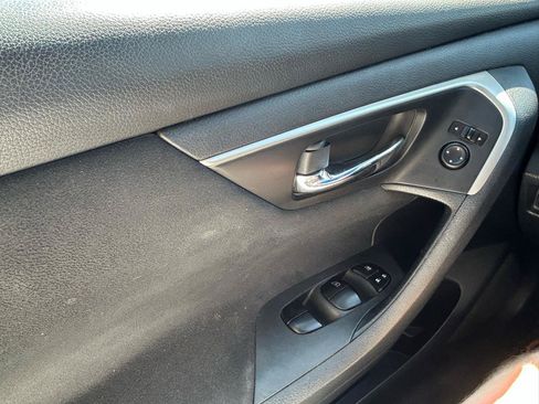 Used 2015 Nissan Altima 2.5 S w/ Power Driver Seat Package FWD image 25