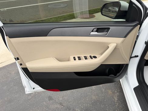 Used 2018 Hyundai Sonata SE FWD image 11