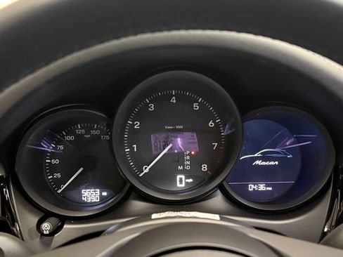 Certified 2026 Porsche Macan AWD/4WD image 18