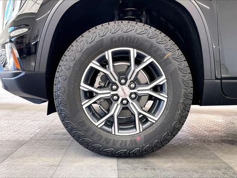 New 2026 GMC Acadia AT4 w/ LPO, Floor Liner Package AWD/4WD image 14