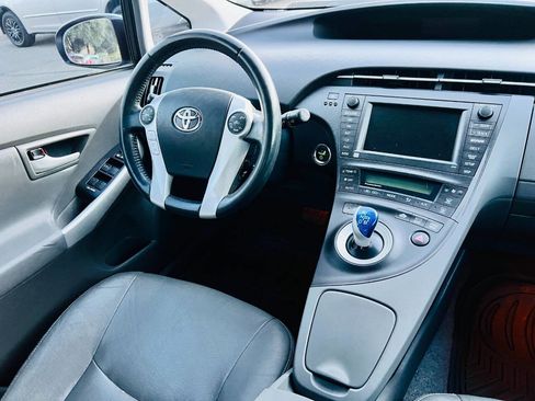 Used 2010 Toyota Prius Five image 21