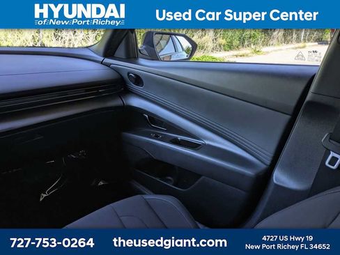 Certified 2025 Hyundai Elantra Sport FWD image 17