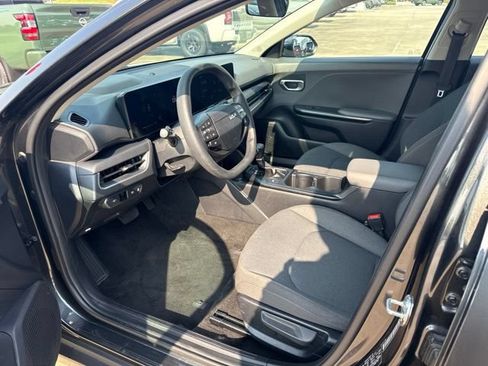Used 2025 Kia K4 FWD image 13