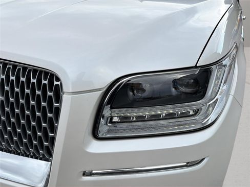 Used 2019 Lincoln Navigator Reserve AWD/4WD image 35