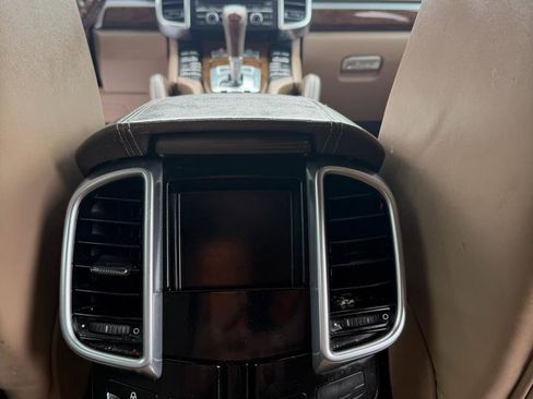 Used 2014 Porsche Cayenne S image 26