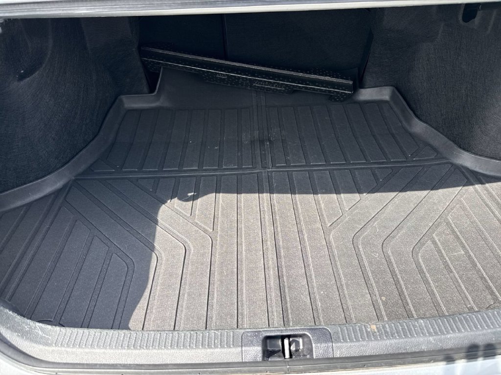 Used 2025 Toyota Camry LE FWD image 13