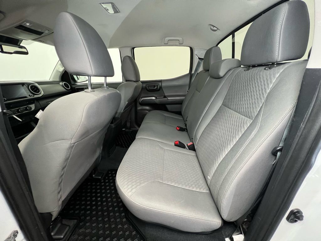 Used 2021 Toyota Tacoma SR5 AWD/4WD image 5