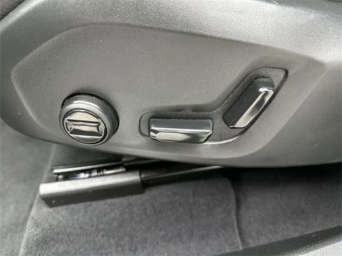 Certified 2025 Volvo XC60 B5 Plus image 12