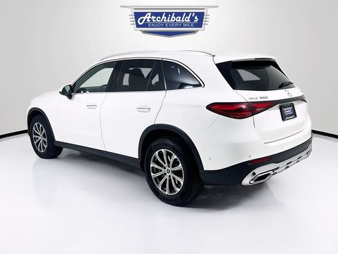 Used 2024 Mercedes-Benz GLC 300 4MATIC image 4