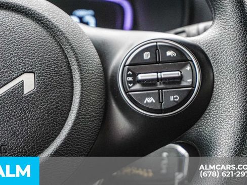 Used 2025 Kia Soul LX w/ LX Technology Package FWD image 30