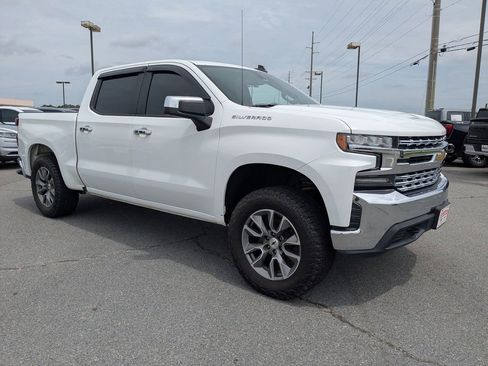 Used 2020 Chevrolet Silverado 1500 LT AWD/4WD image 2