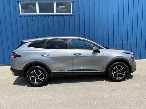 Used 2023 Kia Sportage LX image 15