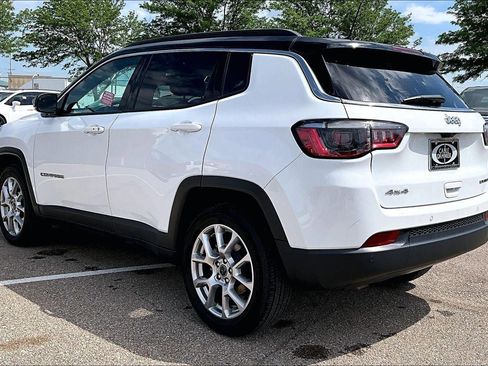 Used 2025 Jeep Compass Limited AWD/4WD image 5
