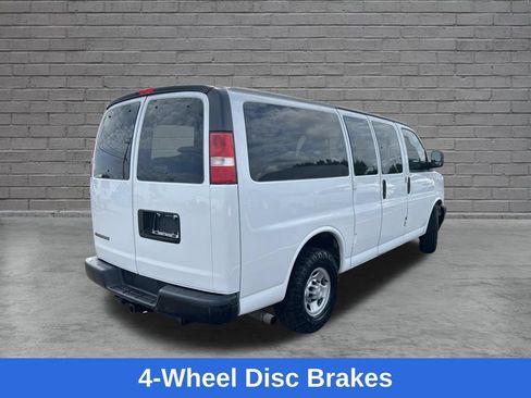 Used 2017 Chevrolet Express 2500 LS RWD image 9