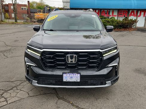 Used 2023 Honda Pilot Elite image 2