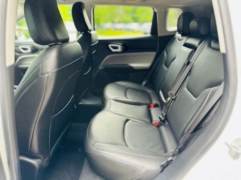 Used 2022 Jeep Compass Limited image 21