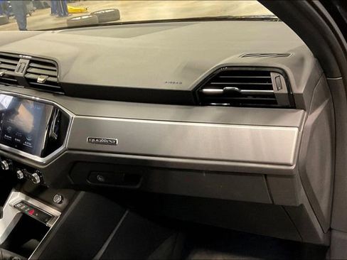 Certified 2022 Audi Q3 2.0T Premium image 16