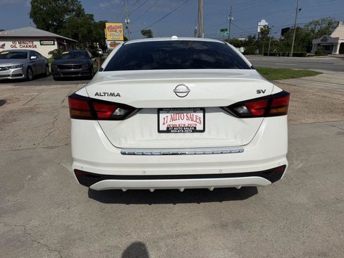 Used 2023 Nissan Altima 2.5 SV FWD image 6
