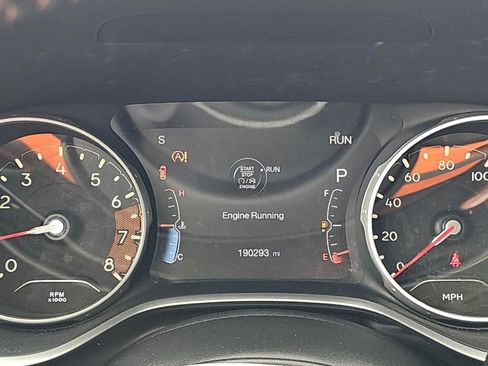 Used 2018 Jeep Compass Latitude w/ Popular Equipment Group FWD image 15