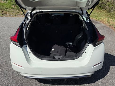 Used 2025 Nissan Leaf S image 15