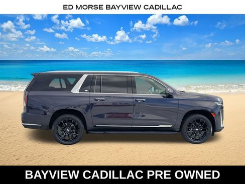 Used 2022 Cadillac Escalade ESV Premium Luxury AWD/4WD image 7