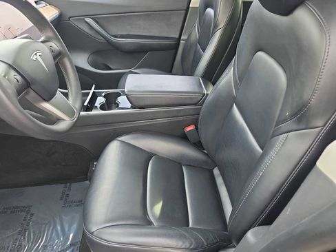 Used 2021 Tesla Model Y Long Range image 14