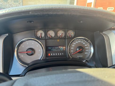 Used 2010 Ford F150 XLT image 28