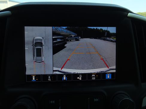 Used 2024 GMC Terrain SLT w/ Tech Package AWD/4WD image 29