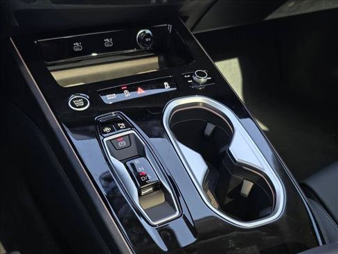 New 2026 Audi A6 Premium Plus AWD/4WD image 22