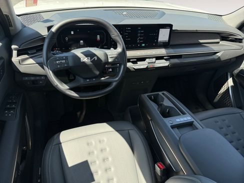 Used 2024 Kia EV9 Wind AWD/4WD image 15