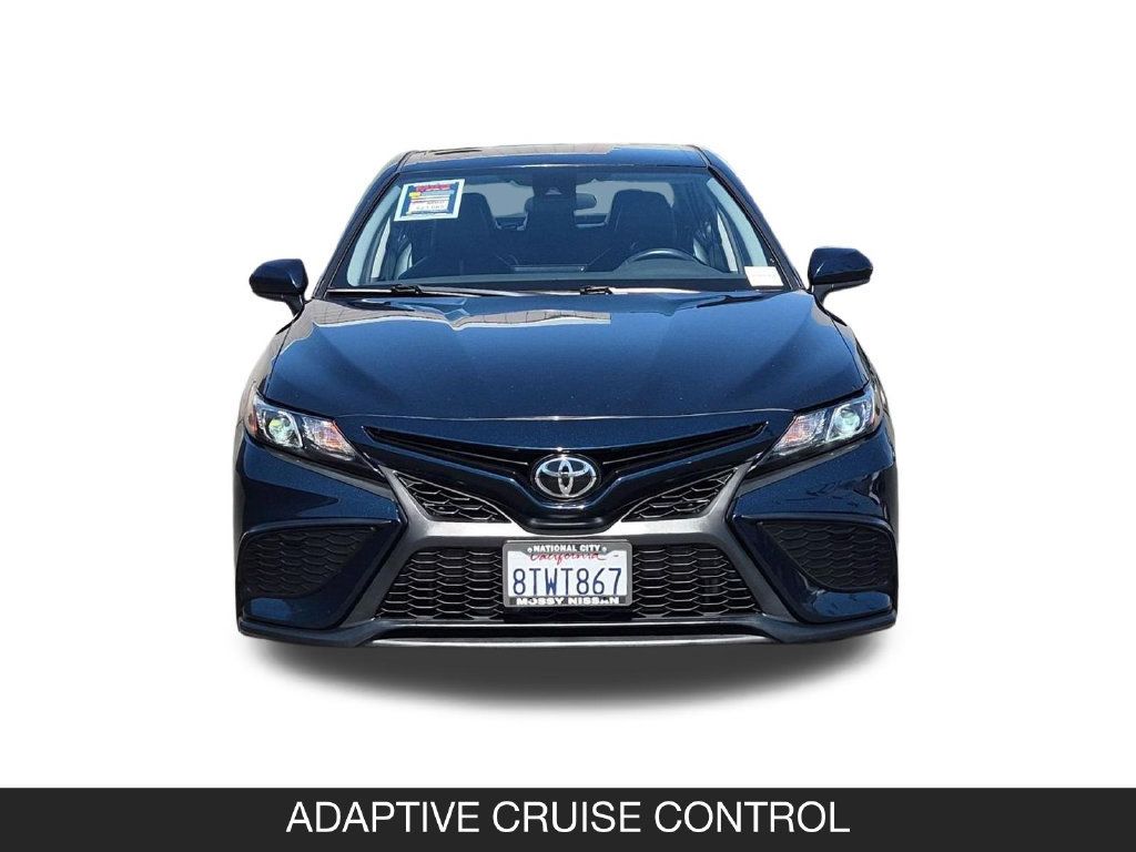 Used 2021 Toyota Camry SE FWD image 4