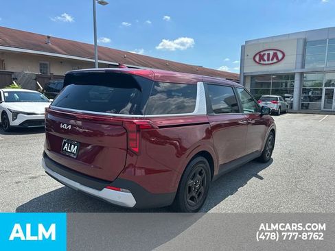 Used 2025 Kia Carnival FWD image 8