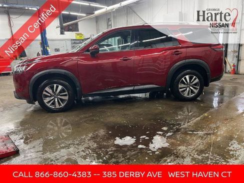 Certified 2022 Nissan Pathfinder SL image 2