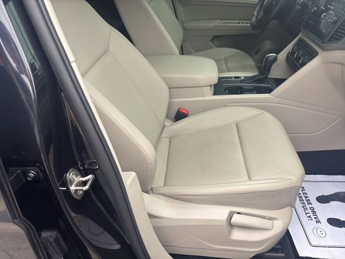 Used 2020 Volkswagen Atlas SE w/ Panoramic Sunroof Package image 18