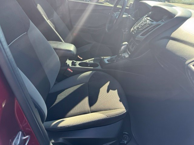 Used 2014 Ford Focus SE FWD image 14