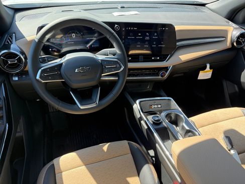 New 2026 Chevrolet Equinox ACTIV w/ Convenience Package III FWD image 15