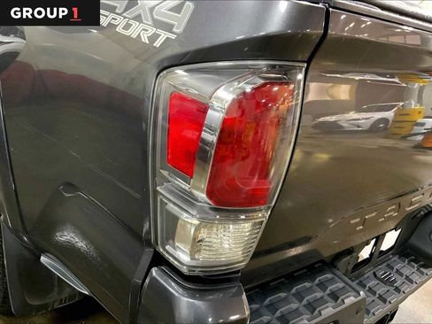 Certified 2020 Toyota Tacoma TRD Sport w/ Technology Package image 29
