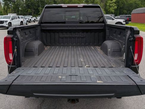Used 2022 GMC Sierra 1500 Denali w/ Driver Alert Package II AWD/4WD image 10