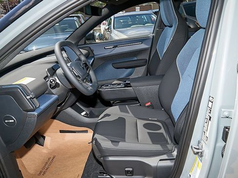 New 2026 Volvo EX30 Plus AWD/4WD image 14
