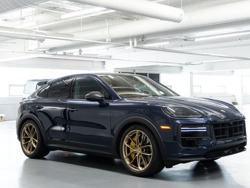 Used 2024 Porsche Cayenne Turbo GT AWD/4WD image 6