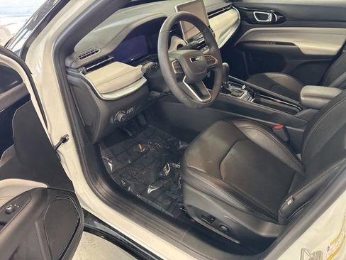 Used 2024 Jeep Compass Limited w/ Elite Group image 15